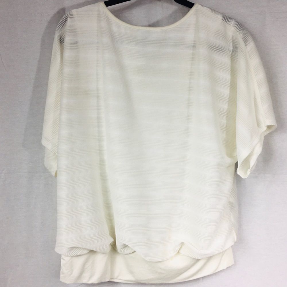 Cream colored ribbed tunic top B-Design XL 3/4 sleeved attached necklace